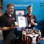 Legorobot styrd av Androidmobil löser Rubiks kub på rekordtid