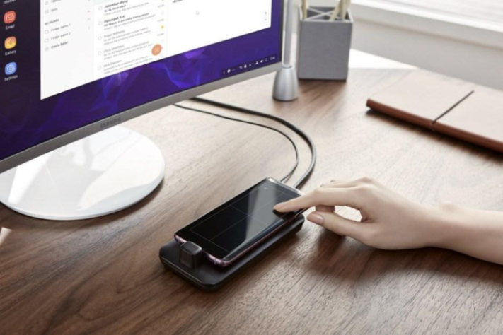 Samsung Dex Pad gör Galaxy S9 till arbetsstation, skärmen blir trackpad