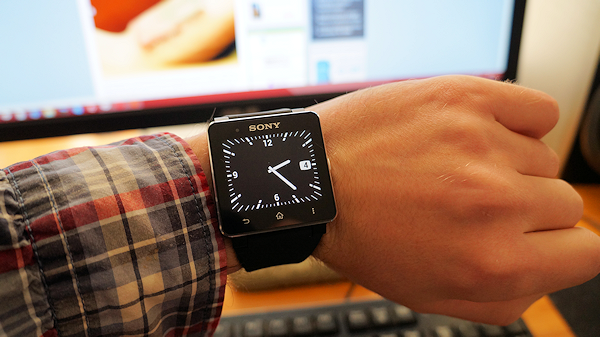 Intryck av Sonys intelligenta armbandsur SmartWatch 2