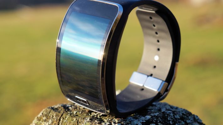 En närmare titt på uppkopplade smartklockan Samsung Gear S